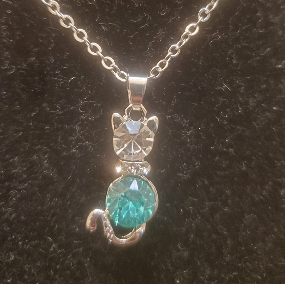 New Kitty Cat Charm Blue Crystal Silver Necklace. - Picture 7 of 14